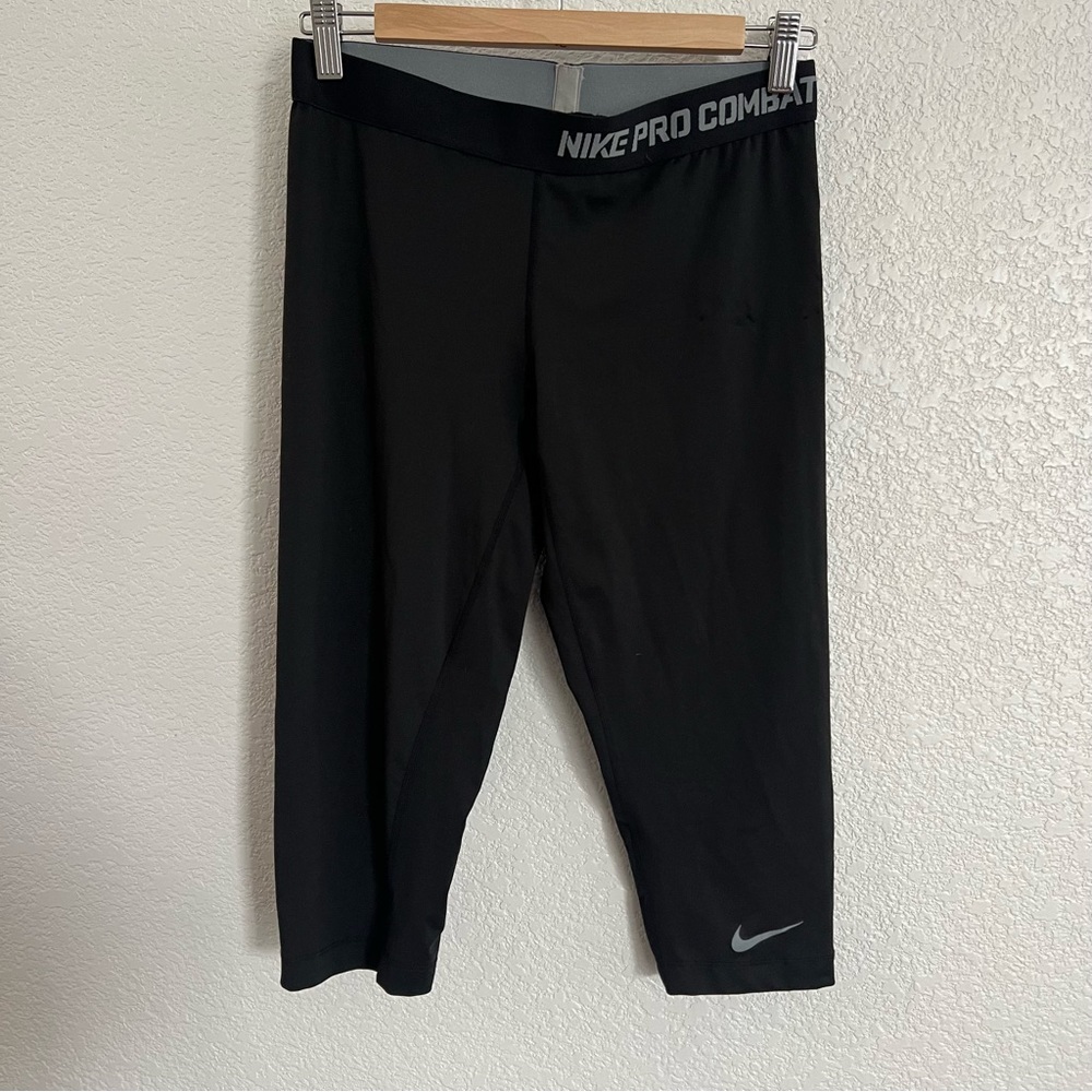 Nike Pro Combat Dri-Fit Compression Leggings - Capri length - Black - Large